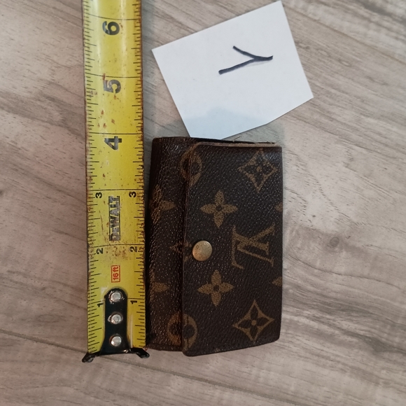 Louis Vuitton Key Case Monogram Multicle - Picture 7 of 8